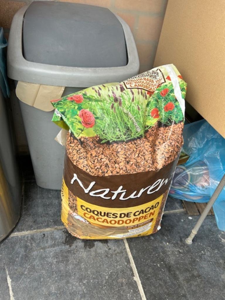 tuin,,cacaodoppen ,,, Tuin en Terras, Plantenvoeding, Ophalen