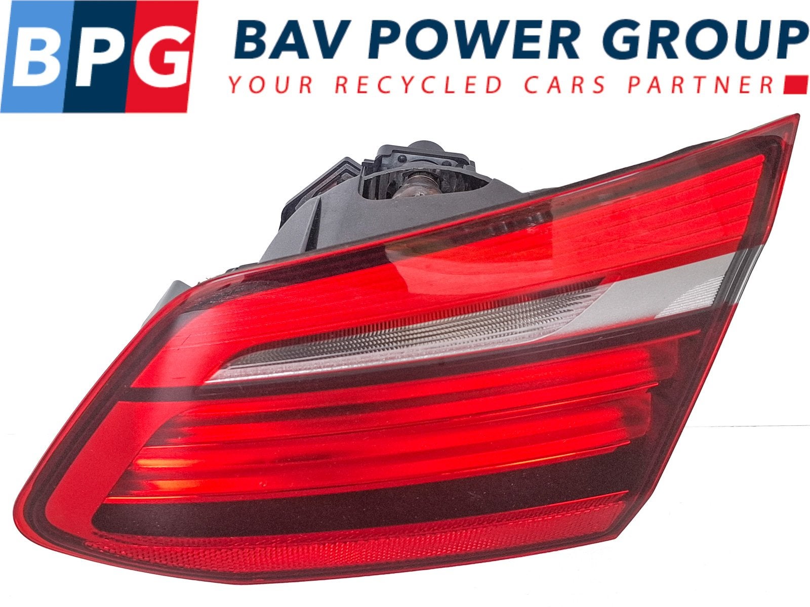 PANNEAU ARRIÈRE DROIT AVEC LAMPE BMW (63217311042), Utilisé, BMW, Petuelring 130
80809  München, DE, Bayerische Motoren Werke AG