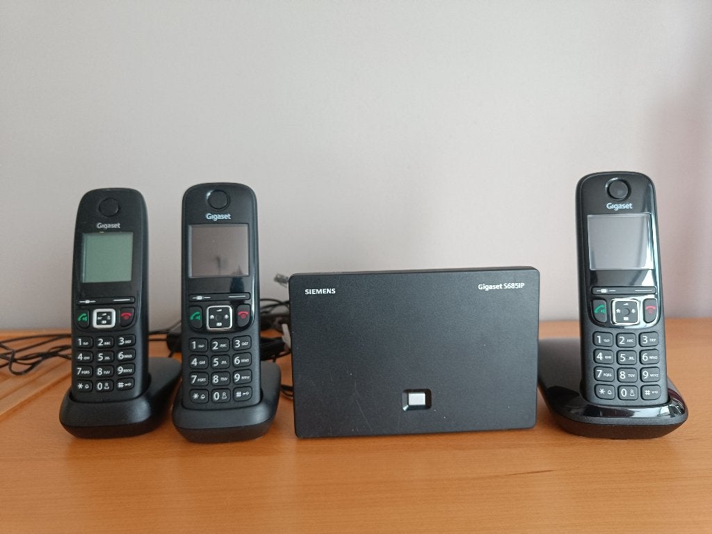 Siemens Gigaset S685IP + 3 handsets, Telecommunicatie, Vaste telefoons | Handsets en Draadloos, Ophalen of Verzenden, Zo goed als nieuw