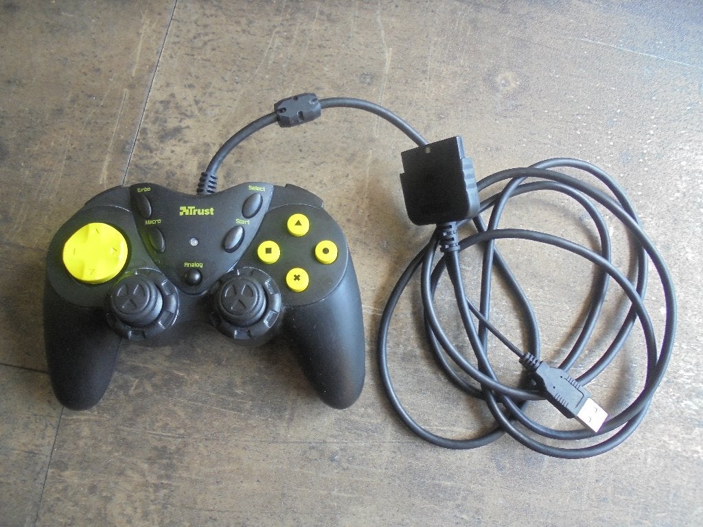 Trust GXT 11 Controller voor PS2 (zie foto's), Gebruikt, Overige genres, 1 speler, Ophalen of Verzenden