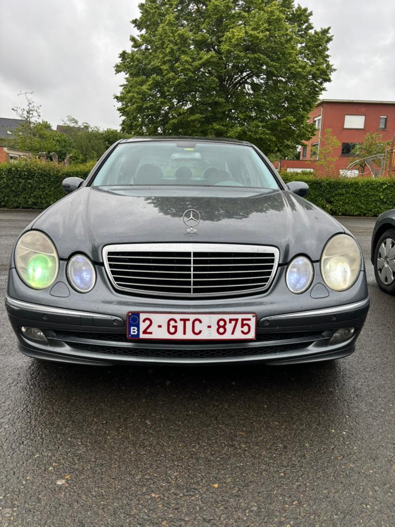 Mercedes e220 amg pakket full option! Gekeurd voor verkoop, Auto's, Automaat, Automatische klimaatregeling, Achterwielaandrijving