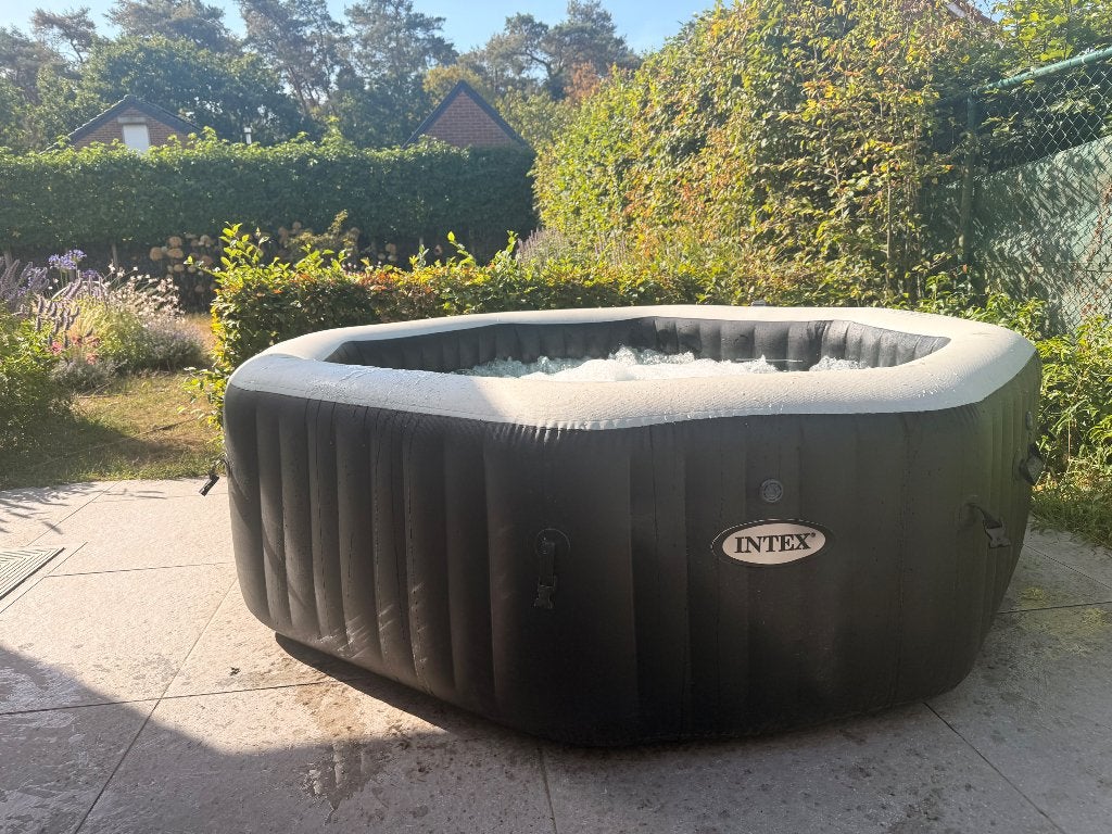 Jacuzzi 6 personen intex opblaasbaar incl. alle toebehoren, Tuin en Terras, Bubbelbaden en Hottubs, Ophalen, Zo goed als nieuw
