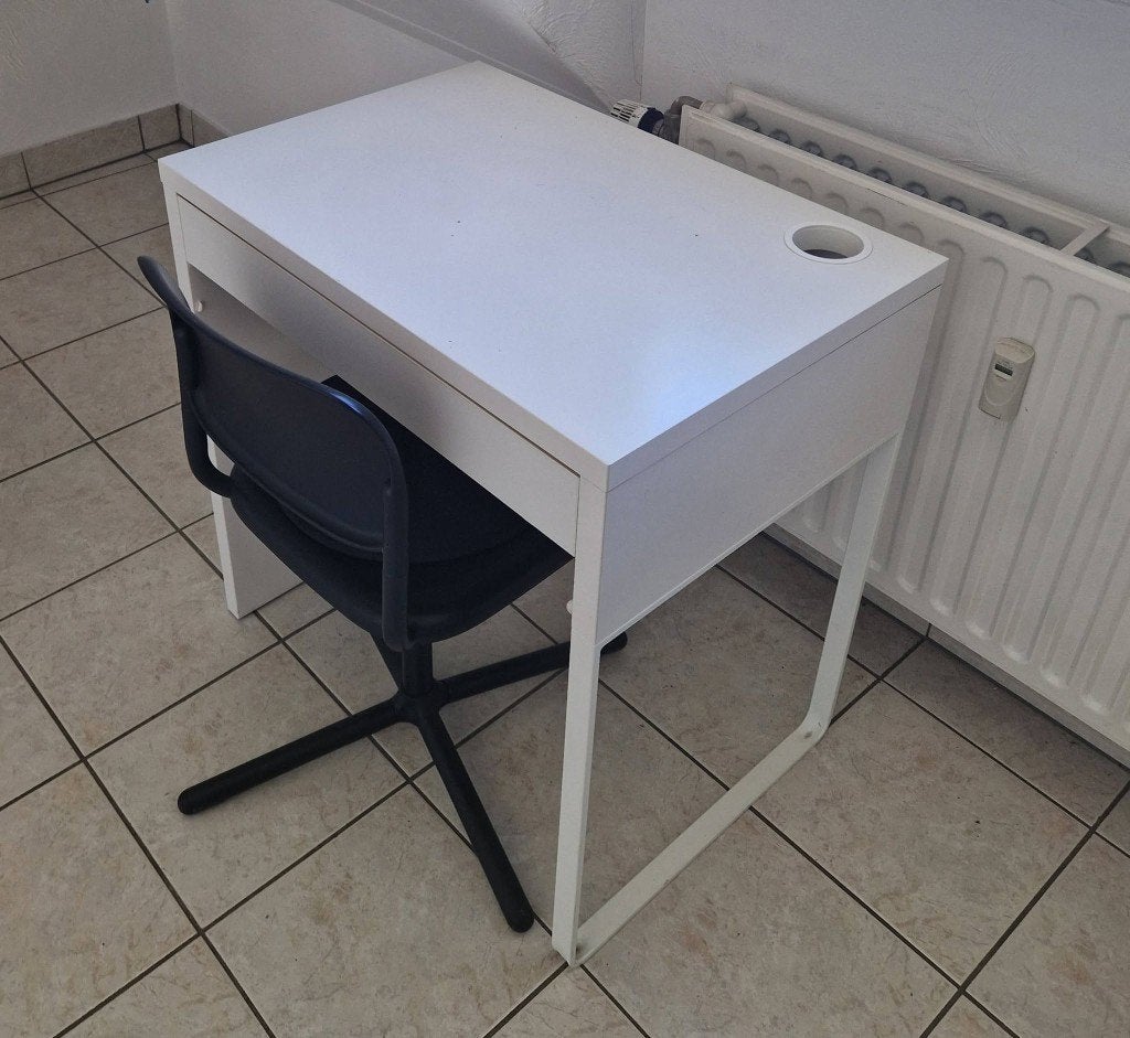 très joli petit bureau blanc IKEA + chaise pivotante IKEA, Autres types, Comme neuf, Enlèvement, IKEA