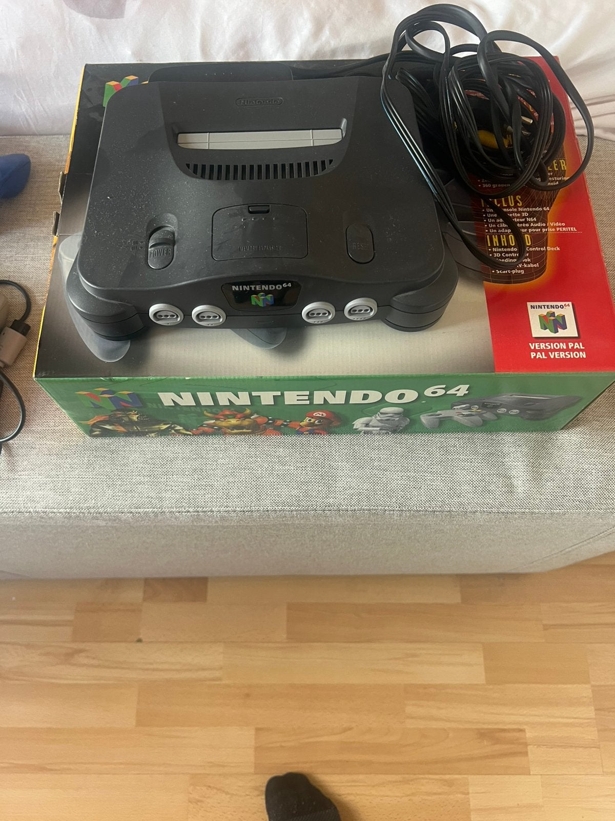 Nintendo 64, Ophalen, Zo goed als nieuw, Met 2 controllers, Met games