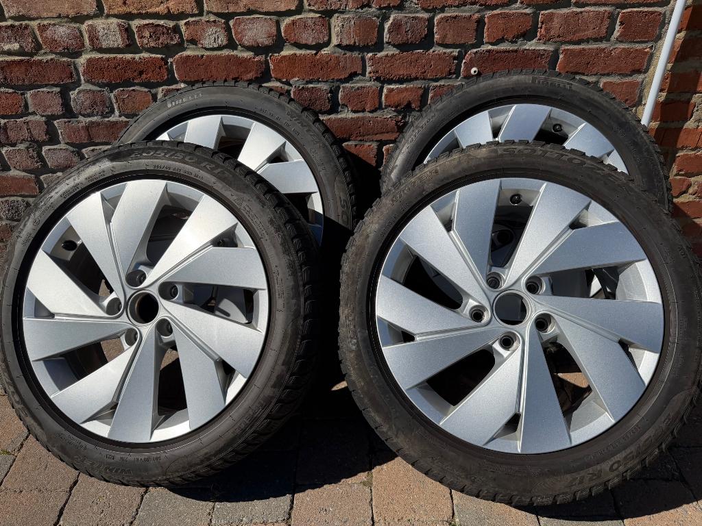 Golf 8 winterset, Skoda, Audi, Auto-onderdelen, Banden en Velgen, Ophalen, Velg(en), 17 inch, 205 mm
