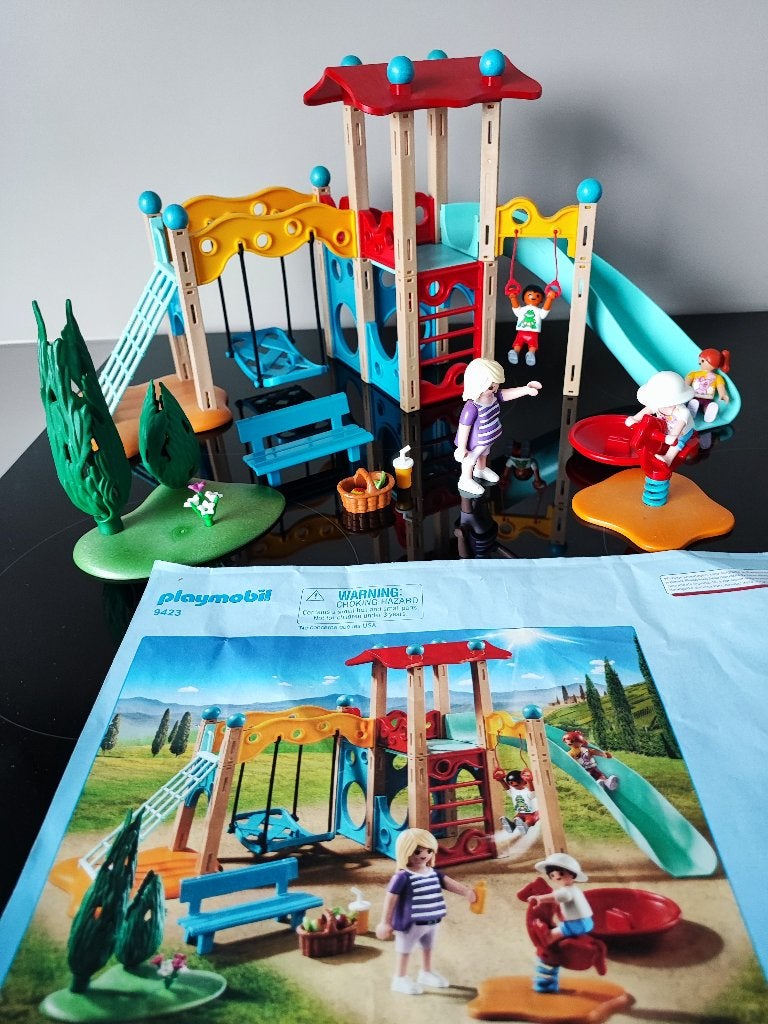 **20(45) PLAYMOBIL  Speeltuin (nr 9423)  AAN ELK ERNSTIG BOD, Kinderen en Baby's, Speelgoed | Playmobil, Zo goed als nieuw, Ophalen