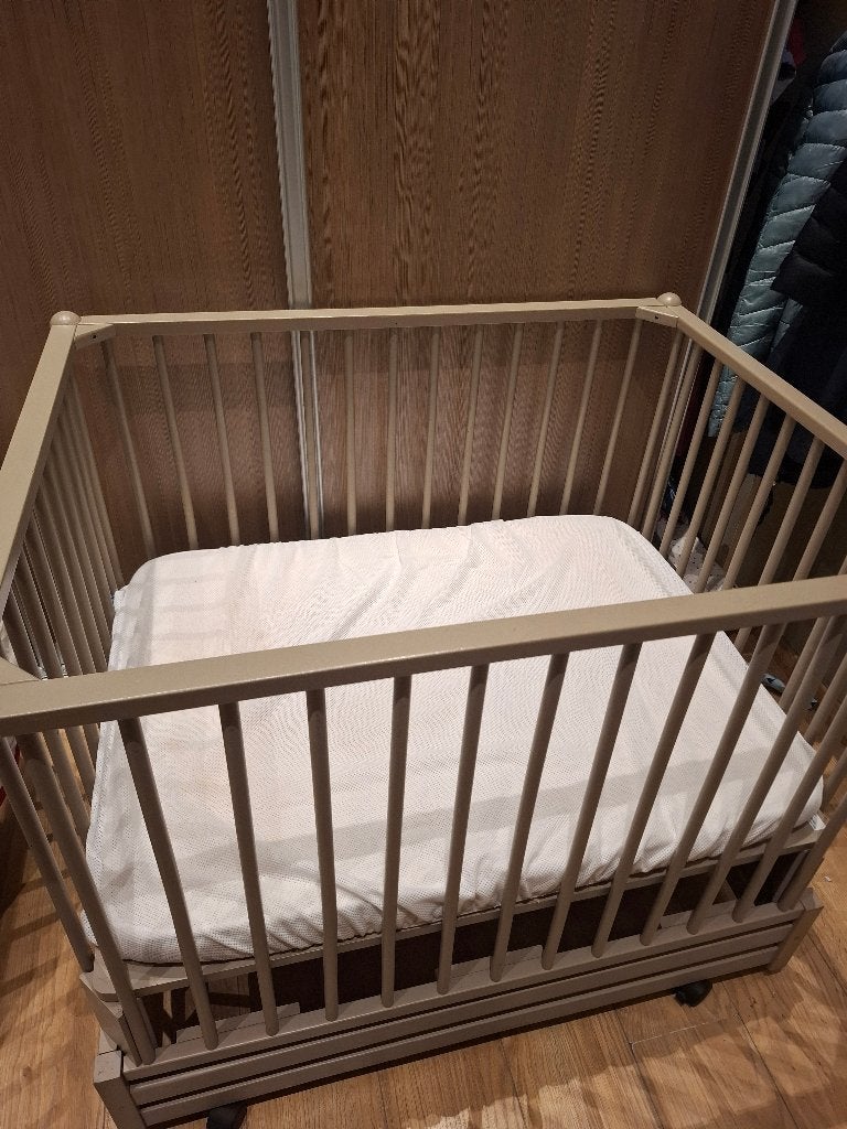 Parc pour bébé en bois taupe - matelas + housse Aerosleep, Enlèvement, Utilisé, Rectangulaire, Réglable en hauteur