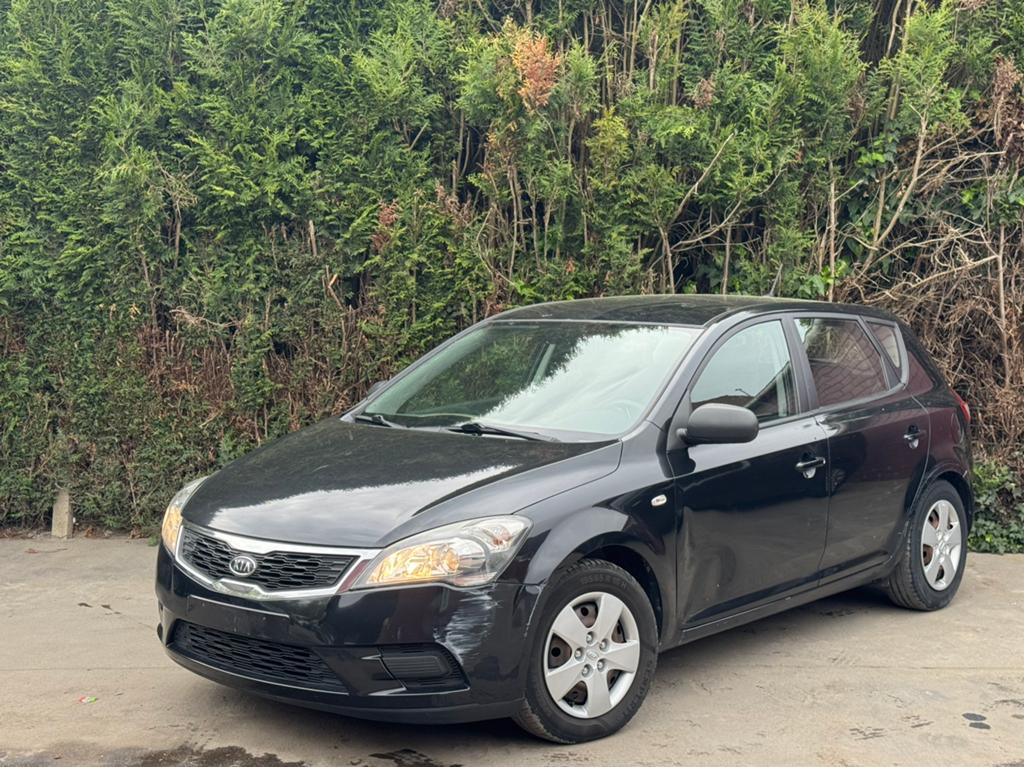 Kia ceed 2010 1.6 diesel  1900€ gekeurd voor verkoop, Autos, Autres modèles, Achat, Entreprise, 5 portes