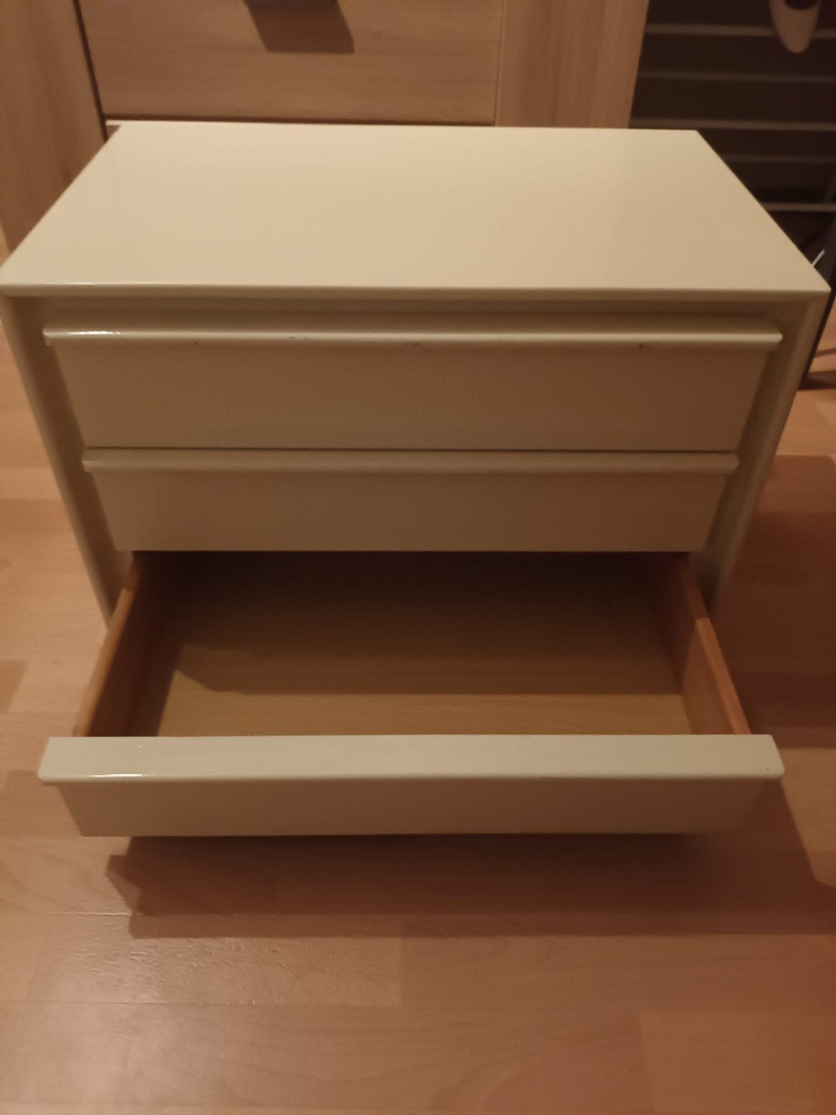 Nachtkastjes,commode en bijhorende spiegel in eik, Ophalen, Gebruikt, 45 tot 65 cm, Minder dan 55 cm