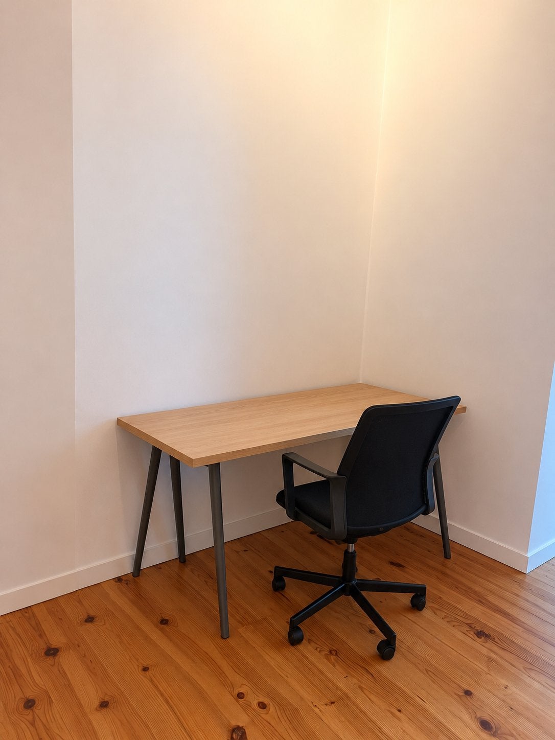 Bureau IKEA + chaise de bureau, Moderne, Enlèvement, Comme neuf, IKEA