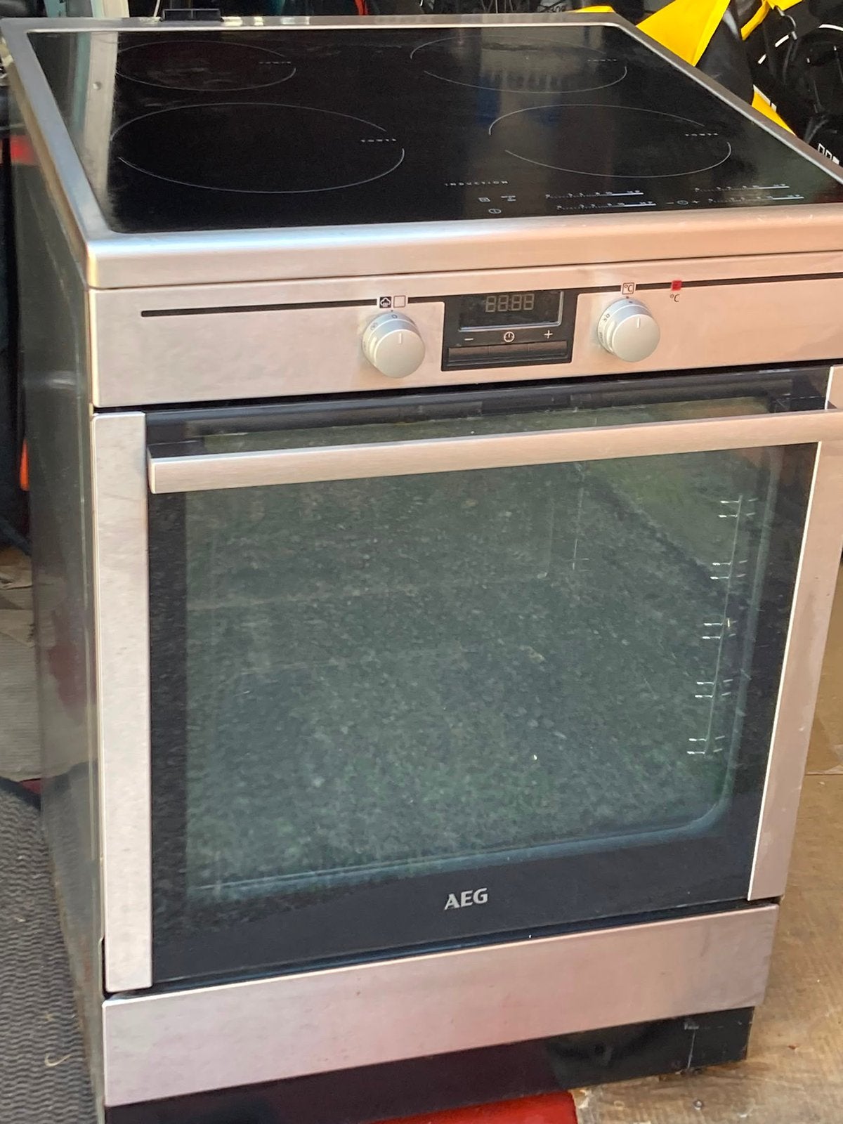 AEG Vrijstaand Inductie Fornuis met Oven en stoomfunctie, Ophalen, 4 kookzones, Zo goed als nieuw, Inductie