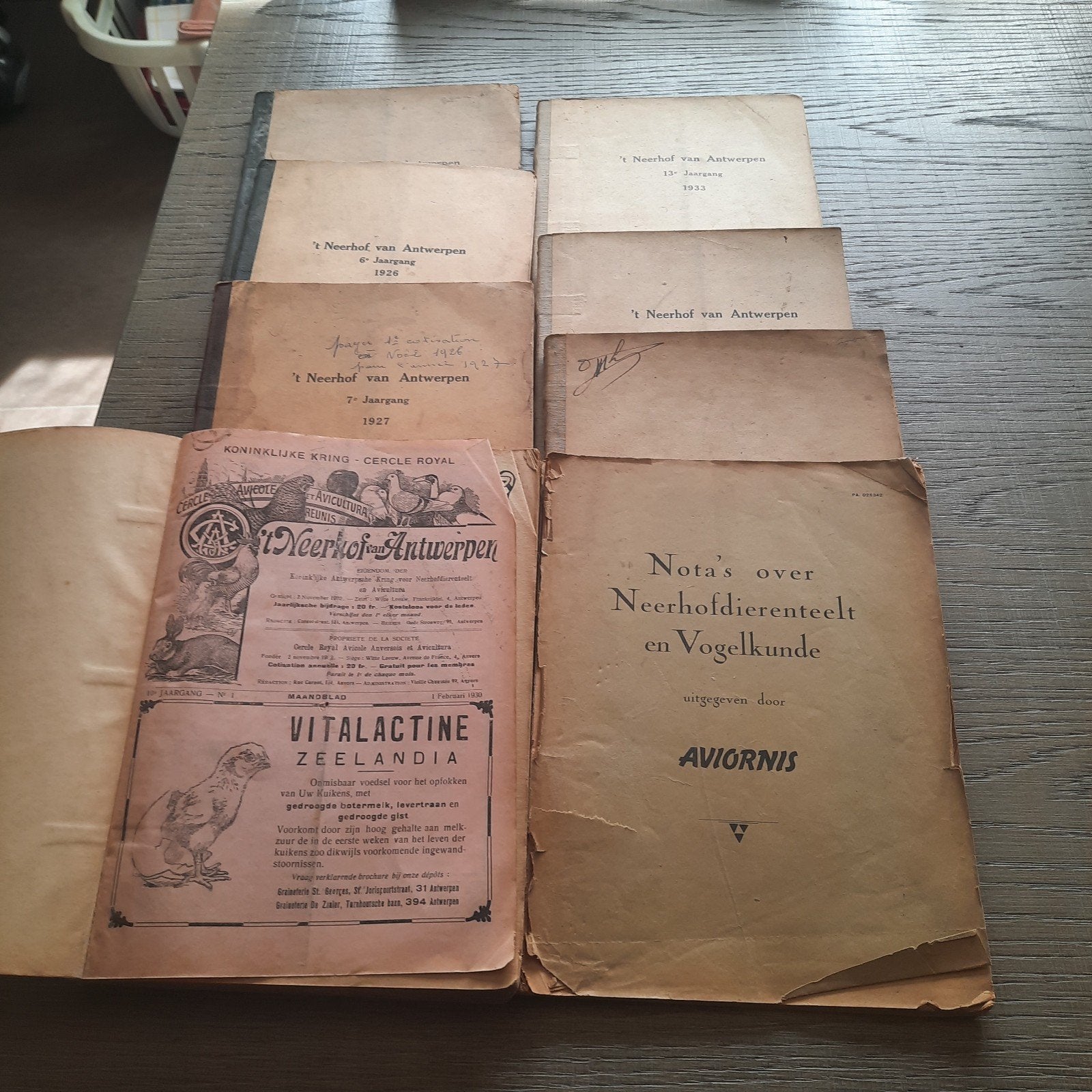 1 lot de 8 vieux livres d'aviornis, Enlèvement