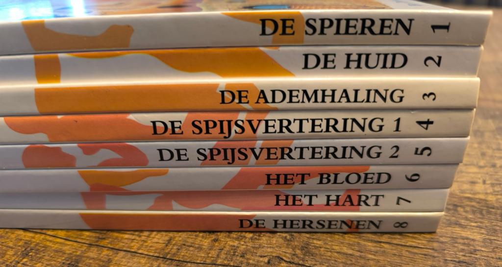 Zo werkt je lichaam boek 1 t.e.m. 8 in perfecte staat, Ophalen, Zo goed als nieuw, Non-fictie
