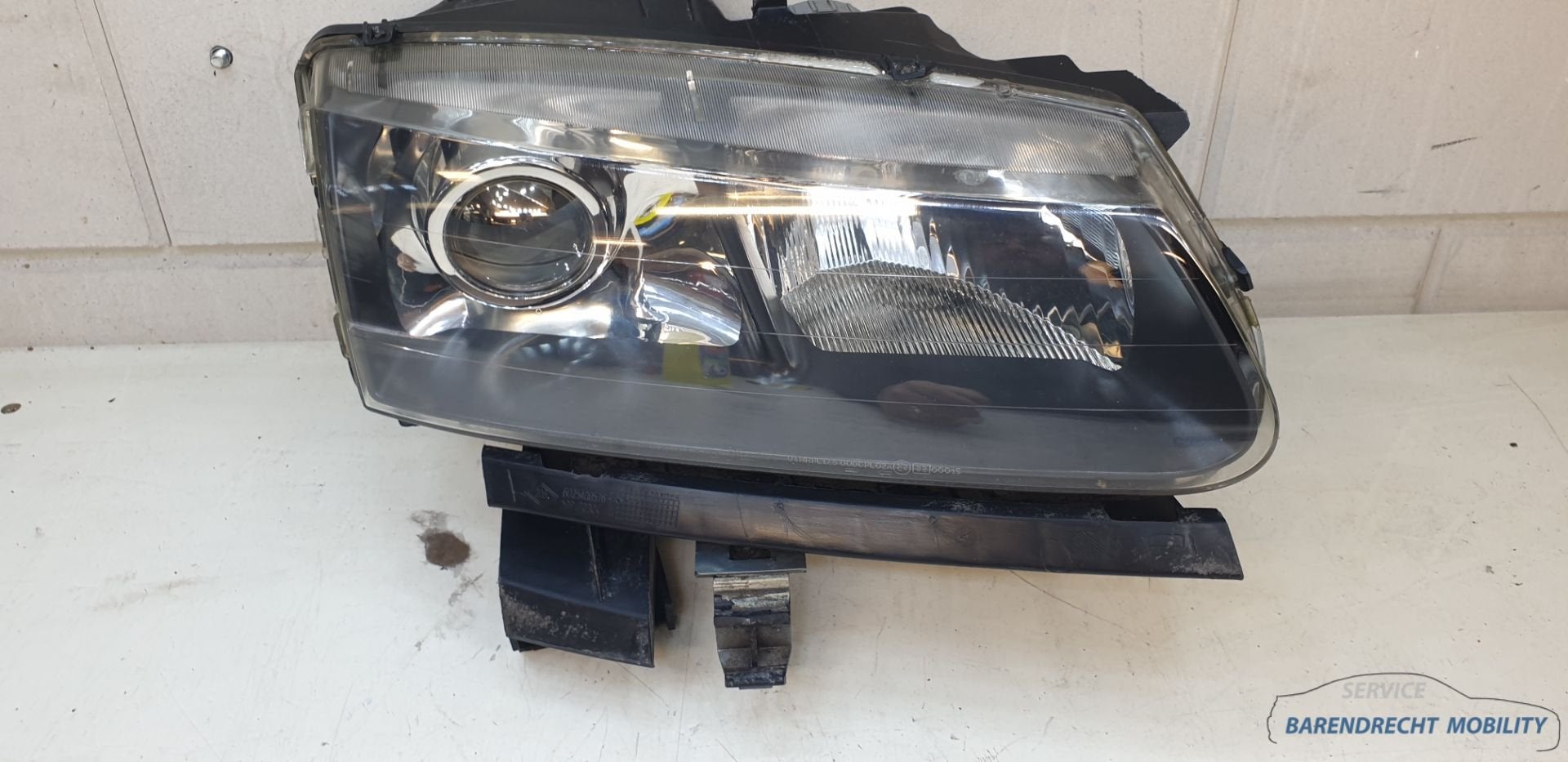 Phare x non droit Avantime Renault 7701049855 d'origine d'oc, Renault Group, Contact.group@renault.com, Renault, Utilisé