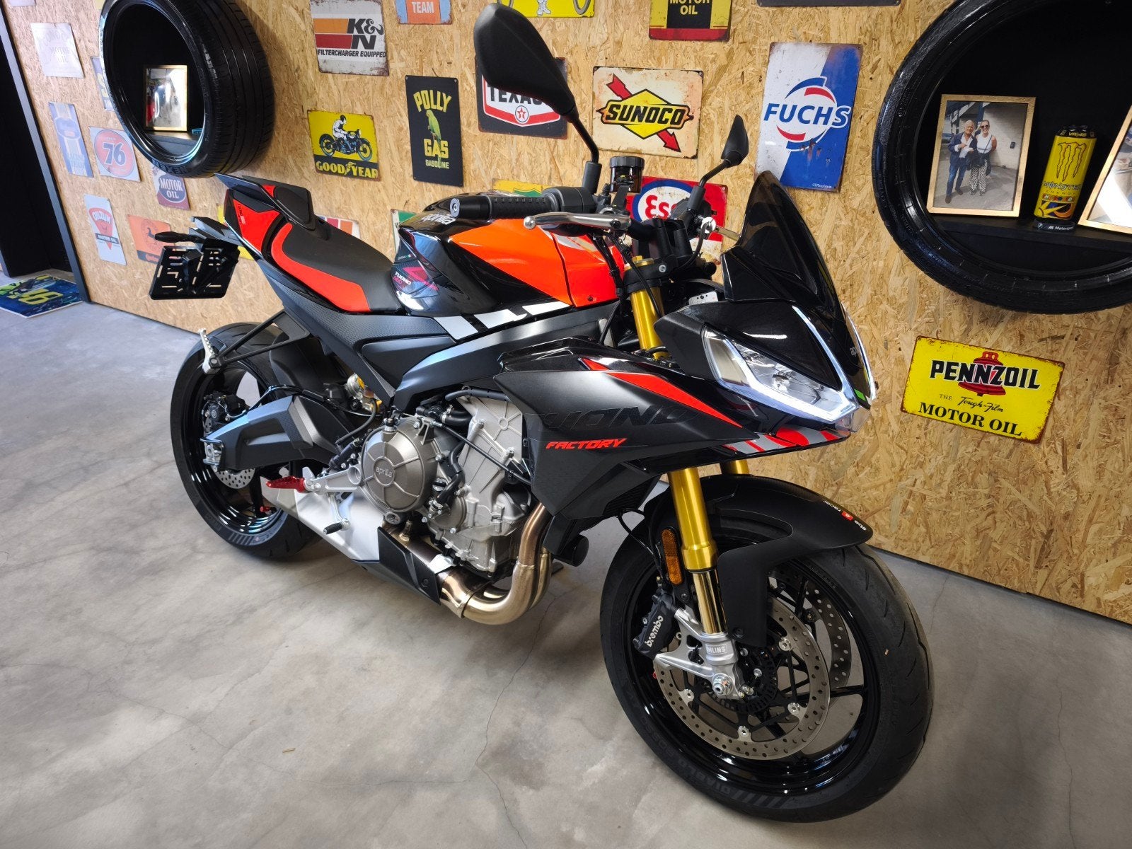Aprilia Tuono 660 Fabriek / Garantie / Ohlins, Motoren, Bedrijf, Meer dan 35 kW, Naked bike
