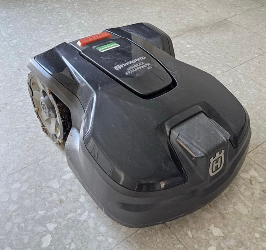 Husqvarna automower 305, Jardin & Terrasse, Enlèvement, Comme neuf