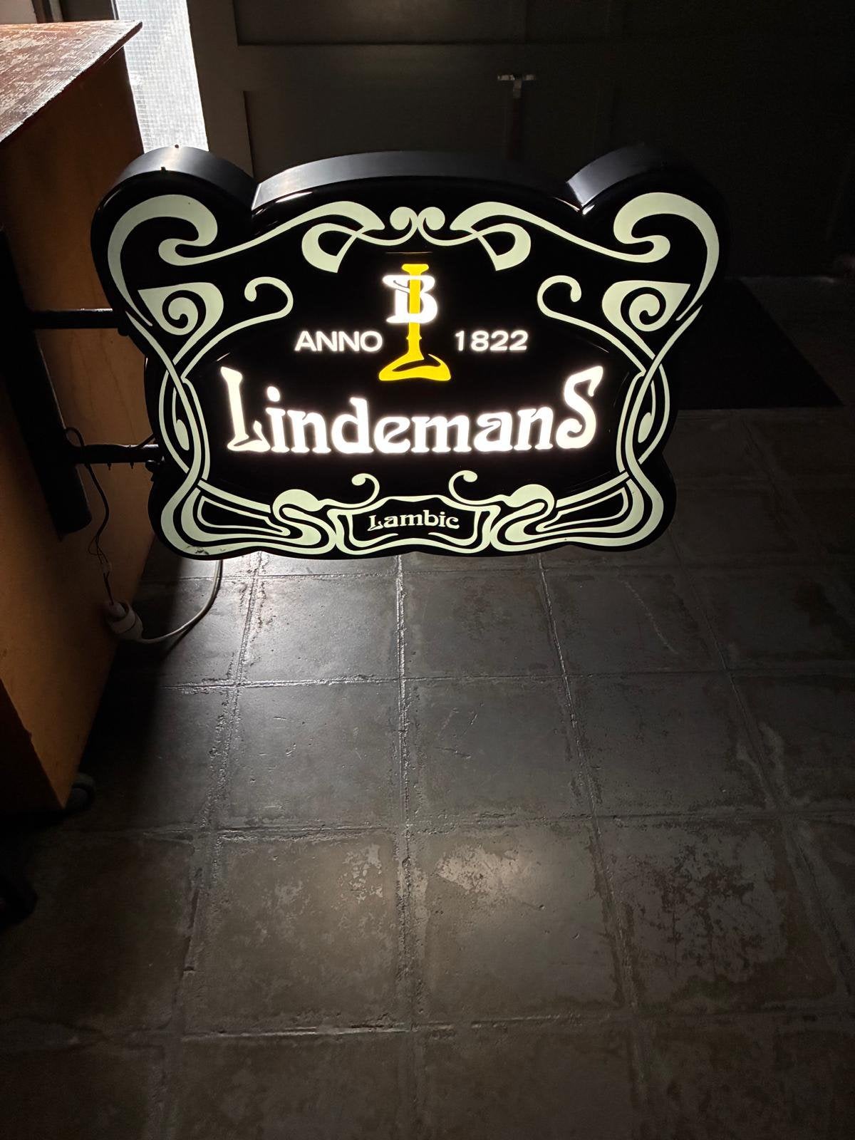 Mooie lichtreclame van lindemans, Enlèvement, Comme neuf