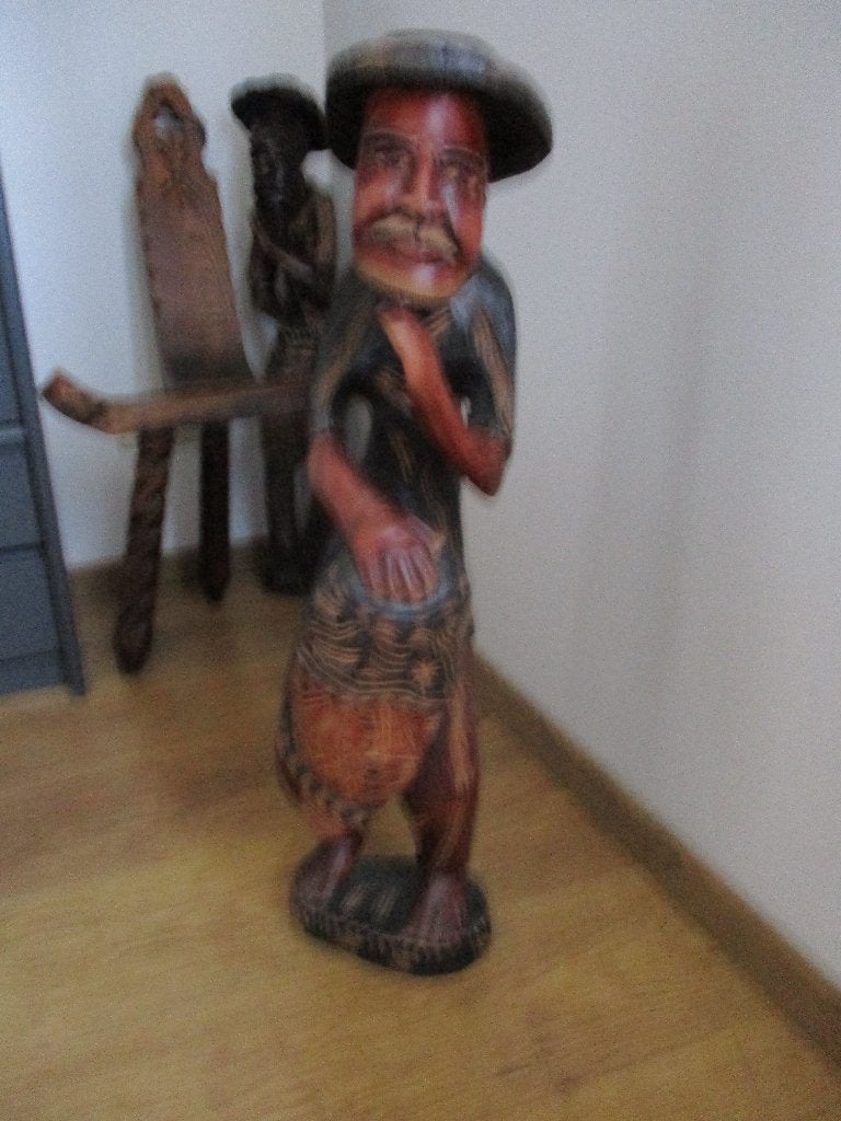 Afrikaans houten beeld op voetstuk, Bois, Homme, 50 - 100 cm, Enlèvement