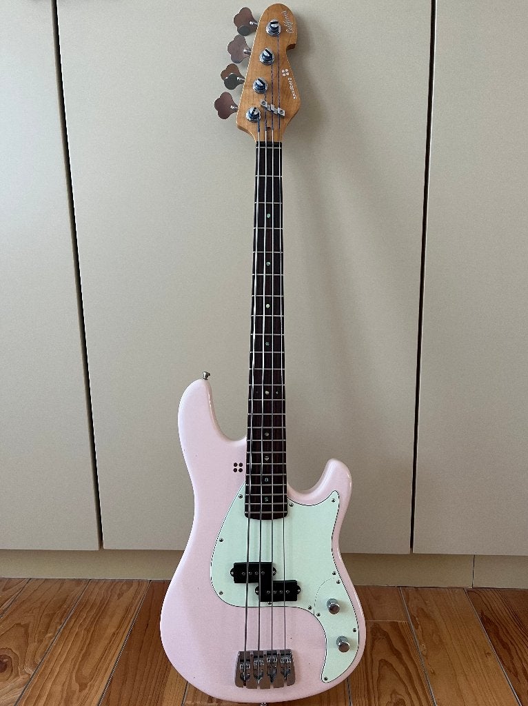 SANDBERG SHORT SCALE BASS, Musique & Instruments, Instruments à corde | Guitares | Basses, Comme neuf, Électrique, Enlèvement