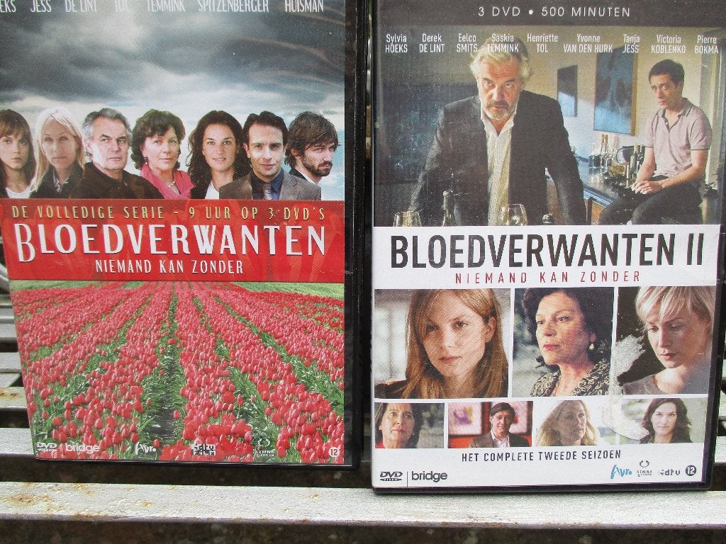 Deux coffrets DVD de la série « Blood Relatives » 1 et 2, Enlèvement ou Envoi, Coffret, Comme neuf, Autres genres