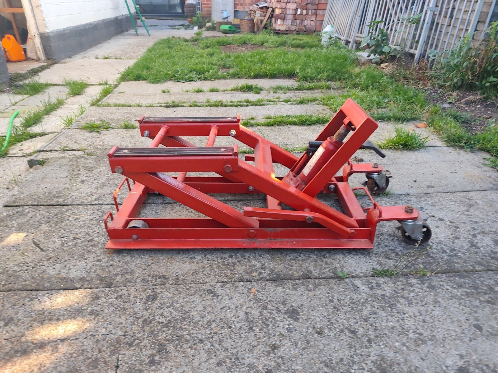 Hydrologische motorlift 3 ton, Ophalen