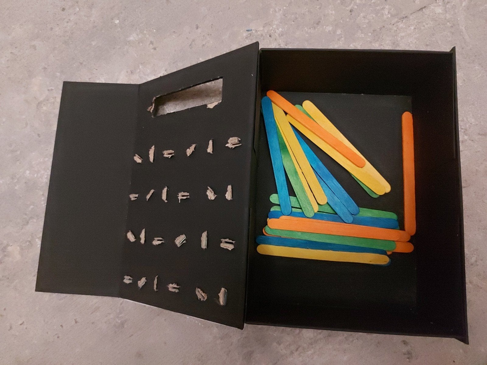 schoolmateriaal kleuter eigenhandig gemaakt., Ophalen, Gebruikt