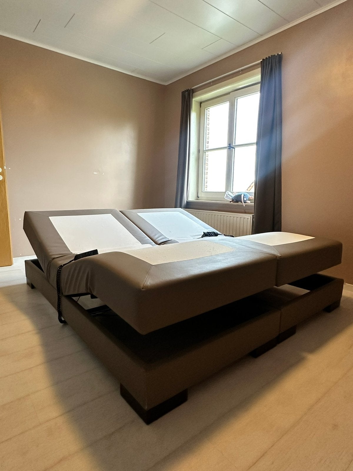 Sommier électrique 180x200 cm, Maison & Meubles, Beige, Enlèvement, Utilisé, 180 cm