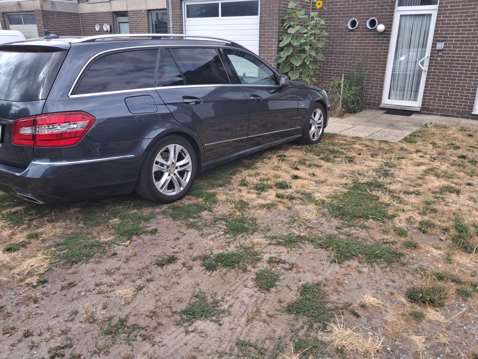 Mercedes Benz E klasse, 2 L cdi, automaat, rijdt perfekt, Automaat, Achterwielaandrijving, Zwart, 4 cilinders