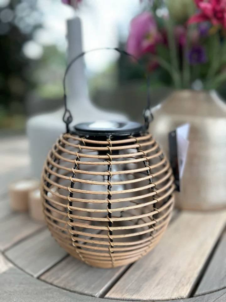 LAMPE SOLAIRE SUPENDUE, EN ROTIN, Neuf, Enlèvement ou Envoi, Énergie solaire, Autres matériaux