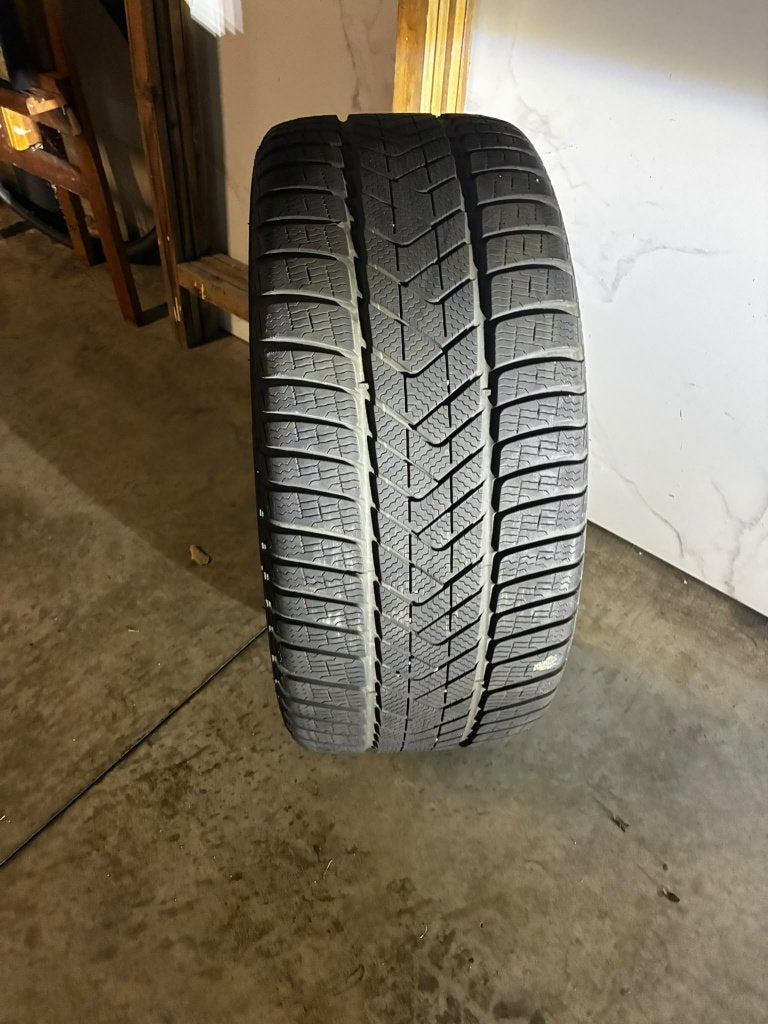 2 Pirelli Winter Sottozero winterbanden RF, zonder velgen., Pneus hiver, Enlèvement ou Envoi, Véhicule de tourisme, 18 pouces