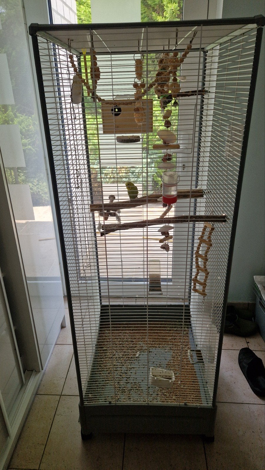 Grande cage à oiseaux sur roulettes, Animaux & Accessoires, Cage à oiseaux