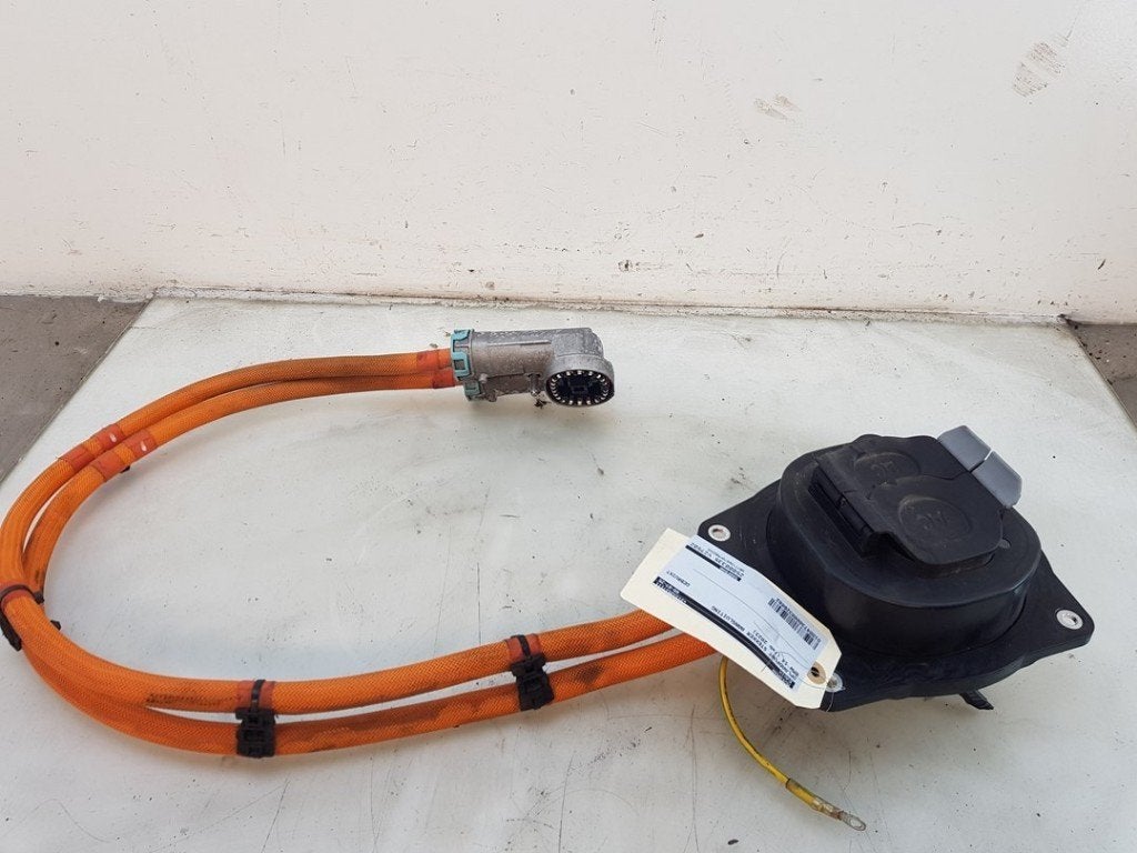 DIVERS BMW i4 (G26) (|5A0FBA6|61125A82AA9|61125B39C73|), Utilisé, BMW, Petuelring 130
80809  München, DE, Bayerische Motoren Werke AG