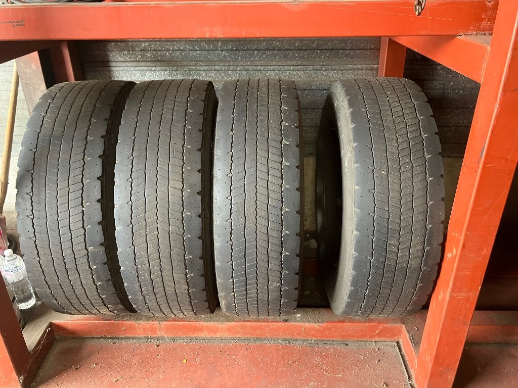 Te koop vrachtwagenbanden Michelin 315/70R22,5, Ophalen, Gebruikt, Vrachtwagen, Overige maten