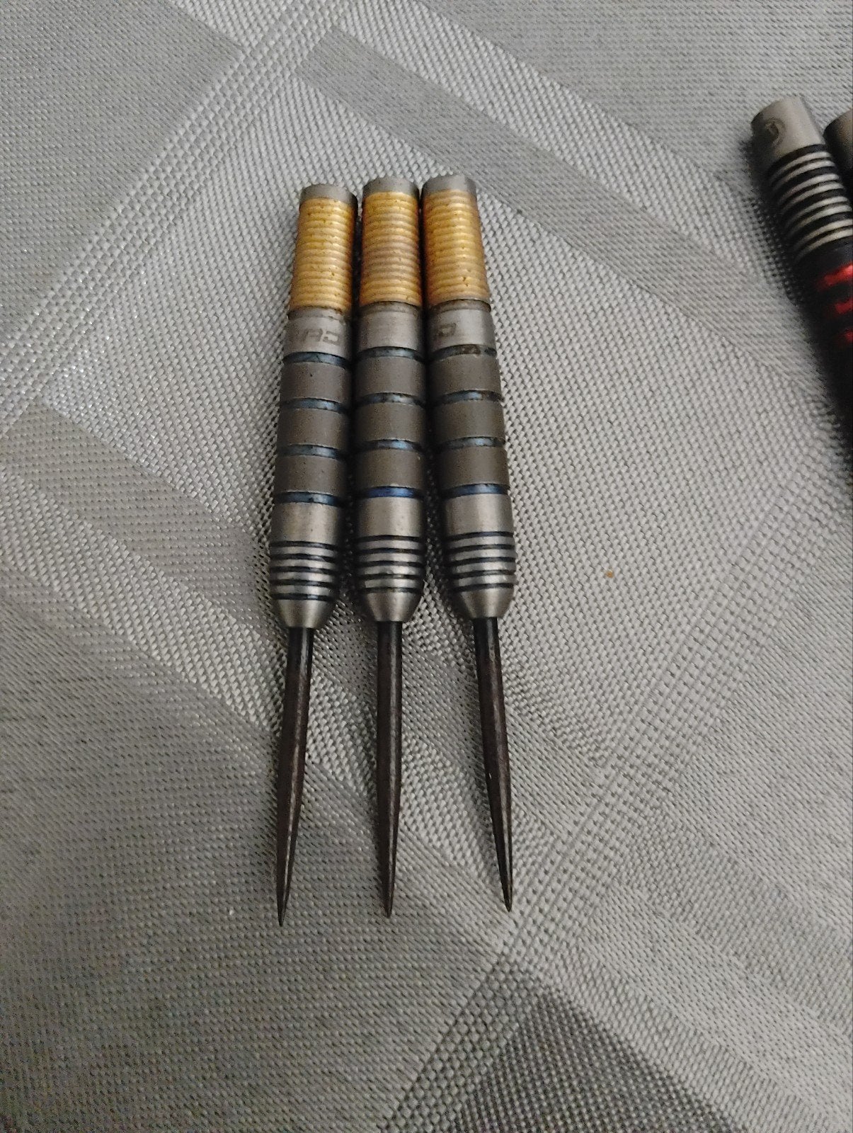 Darts, Enlèvement