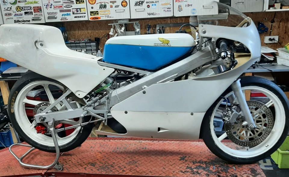 Honda RS 125 NF4, 125 cm³, 12 à 35 kW, 1 cylindre, Manuelle