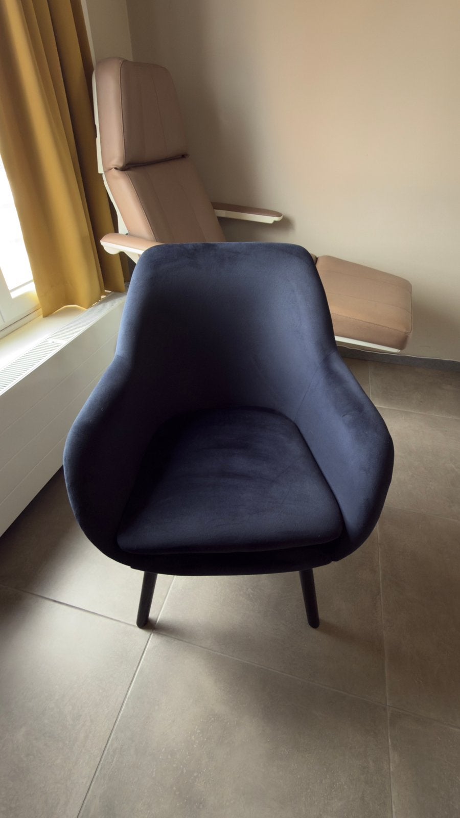 Large, comfortable, wide chair., Enlèvement, Comme neuf, Une