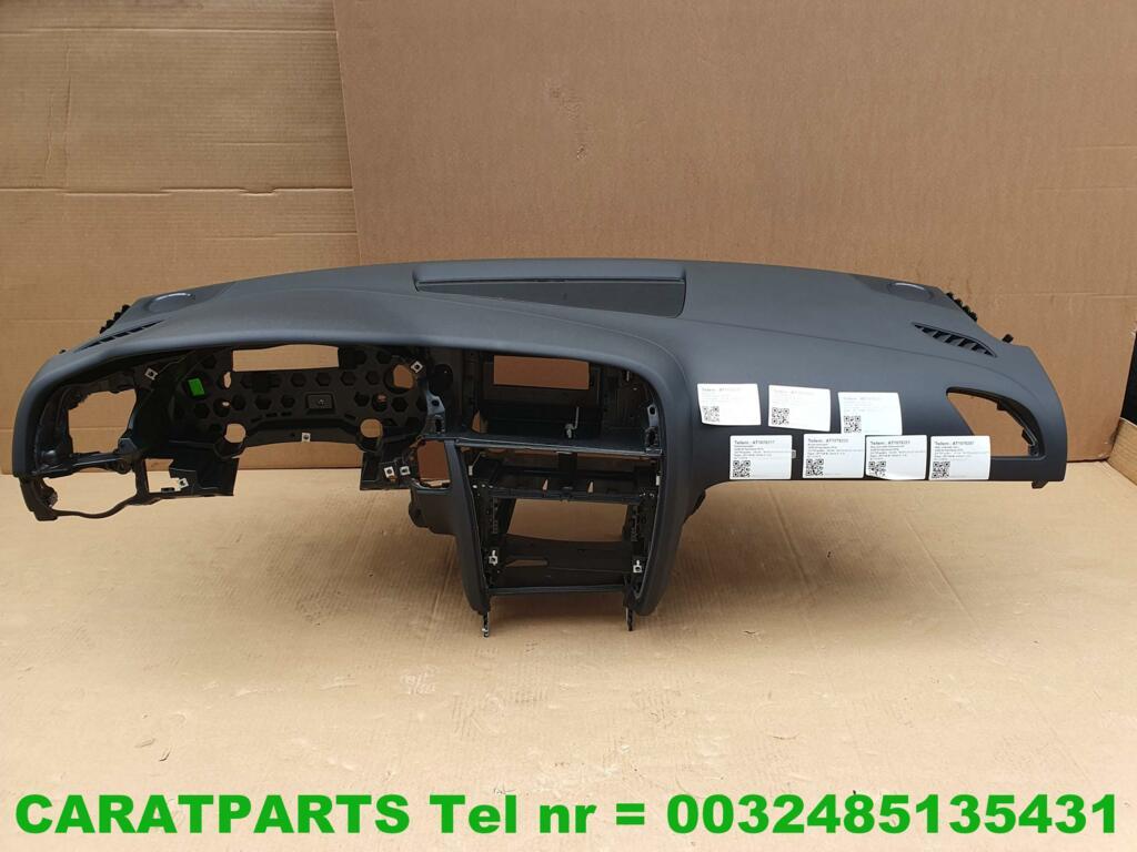 8T1857041F 8T1857003C 8T1857003D Tableau de bord Audi A5 A5, AUDI AG, Auto-Union-Strasse 1
85045  Ingolstadt, DE, Audi, Utilisé