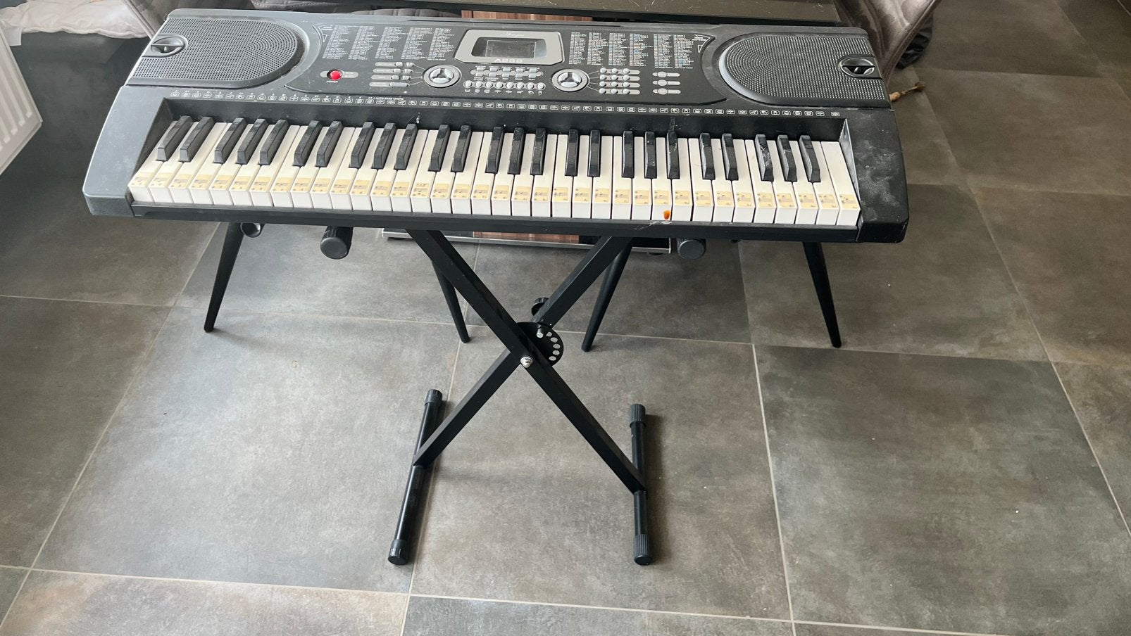 Keyboard met notenstickers, Muziek en Instrumenten, Keyboards, Met standaard, Ophalen, Overige merken, 61 toetsen
