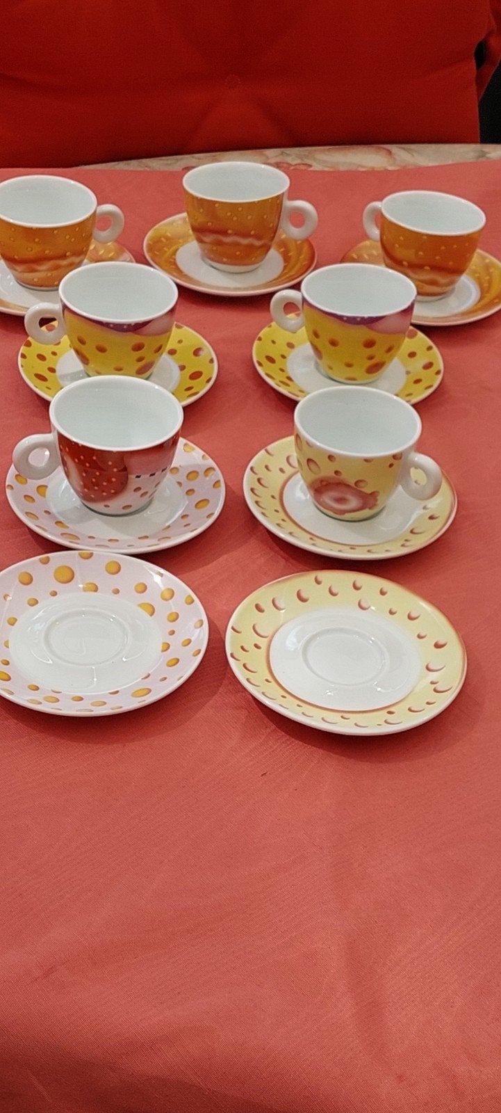 7 koffiekopjes en onderborden yong, Enlèvement ou Envoi, Comme neuf, Autres marques, Tasse(s) et/ou soucoupe(s)