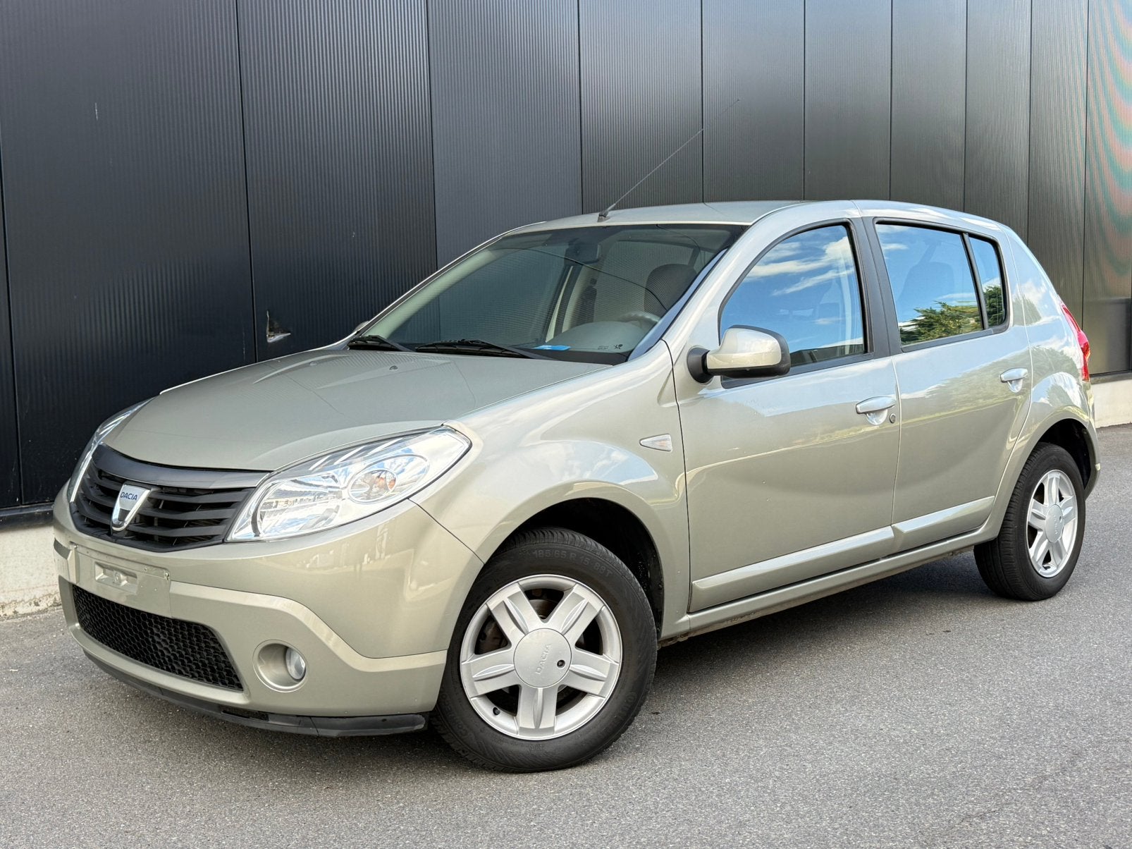 Dacia Sandero 1.4 Benzine – 2010 – Slechts 44.000 km !!, Auto's, Voorwielaandrijving, https://public.car-pass.be/vhr/a41e207c-ec43-4a12-9a7a-edb1c56110a3#
