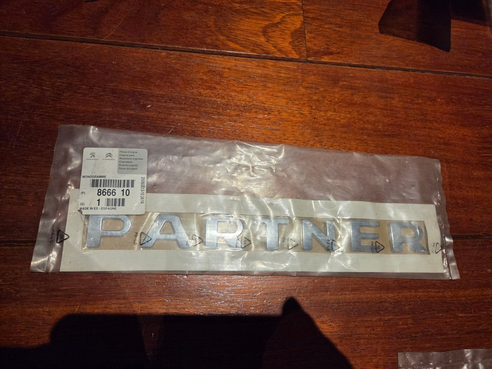 Peugeot Partner embleem nieuw 8666.10, Ophalen of Verzenden, Peugeot