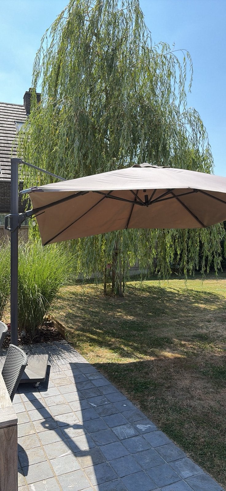 Parasol Platinum Challenger T2 Taupe, 3 à 4 mètres, Étanche, Parasol flottant, Enlèvement