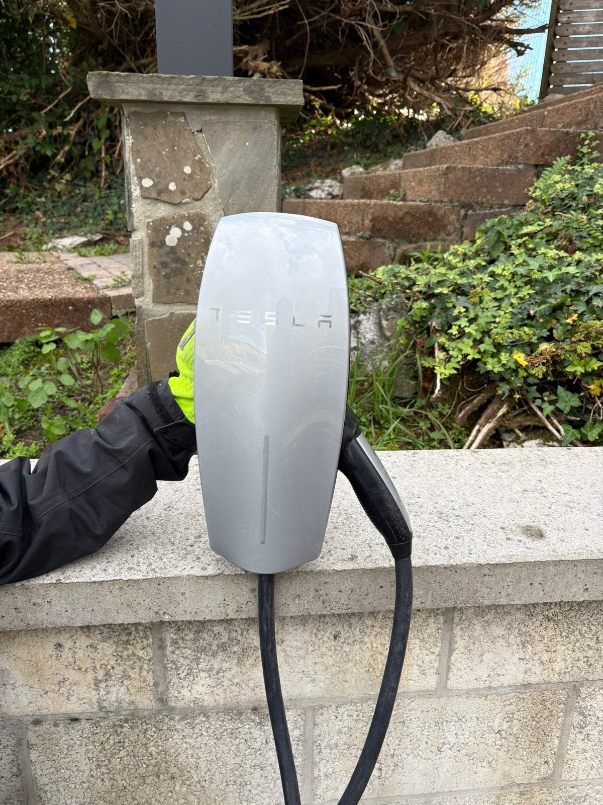 Borne de recharge Tesla, Autos : Divers, Enlèvement, Utilisé, Borne de recharge