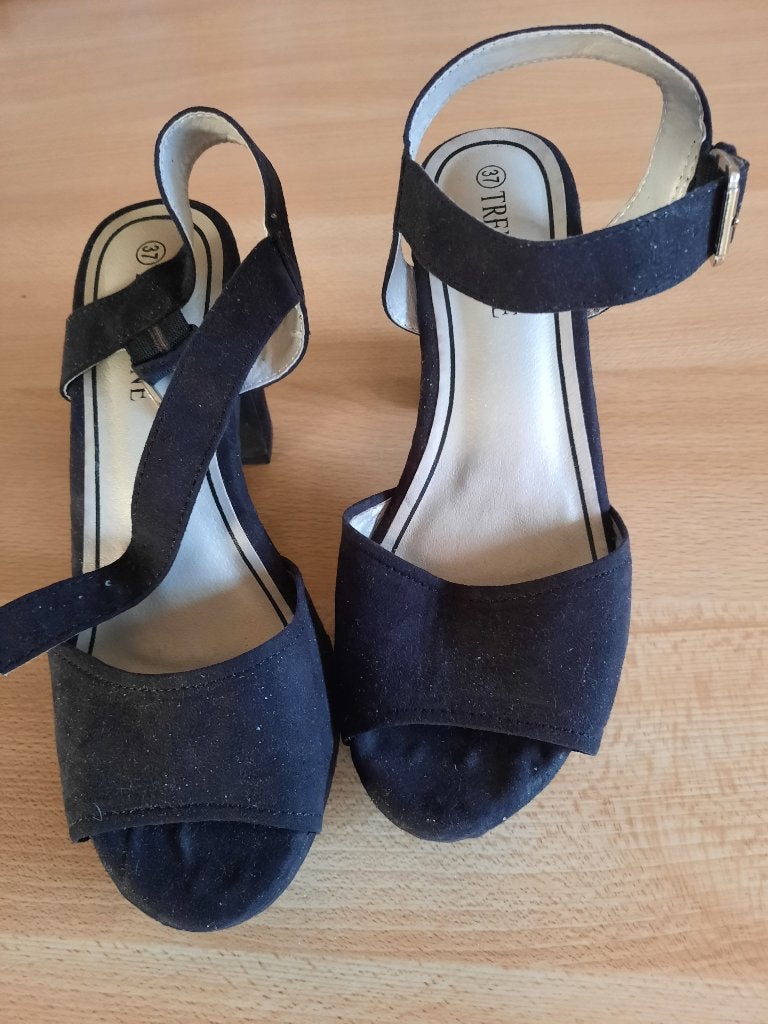 dames sandalen met brede hak, Zwart, Trend One, Gedragen, Sandalen of Muiltjes