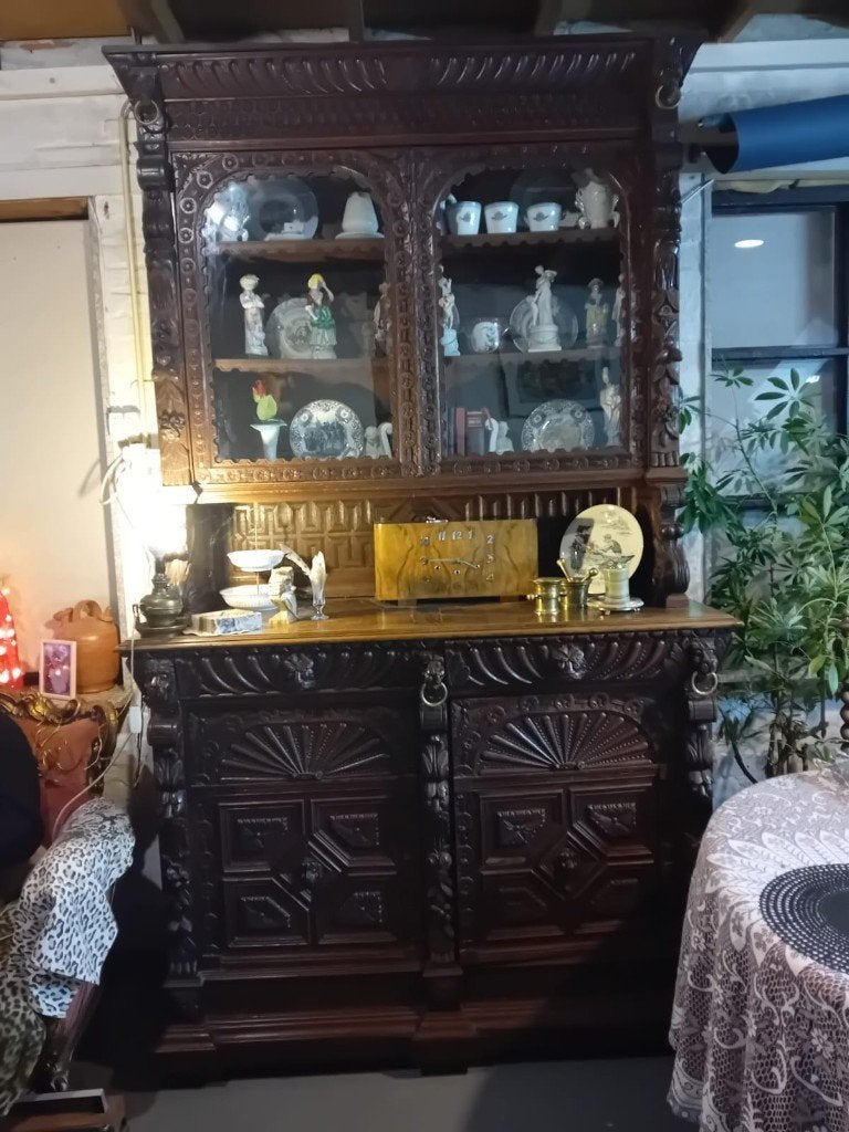 Monumentale antieke buffetkast, Ophalen