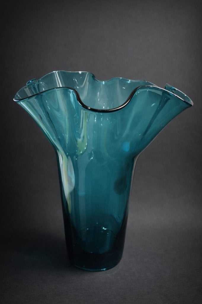 Vase turquoise en verre soufflé., Enlèvement