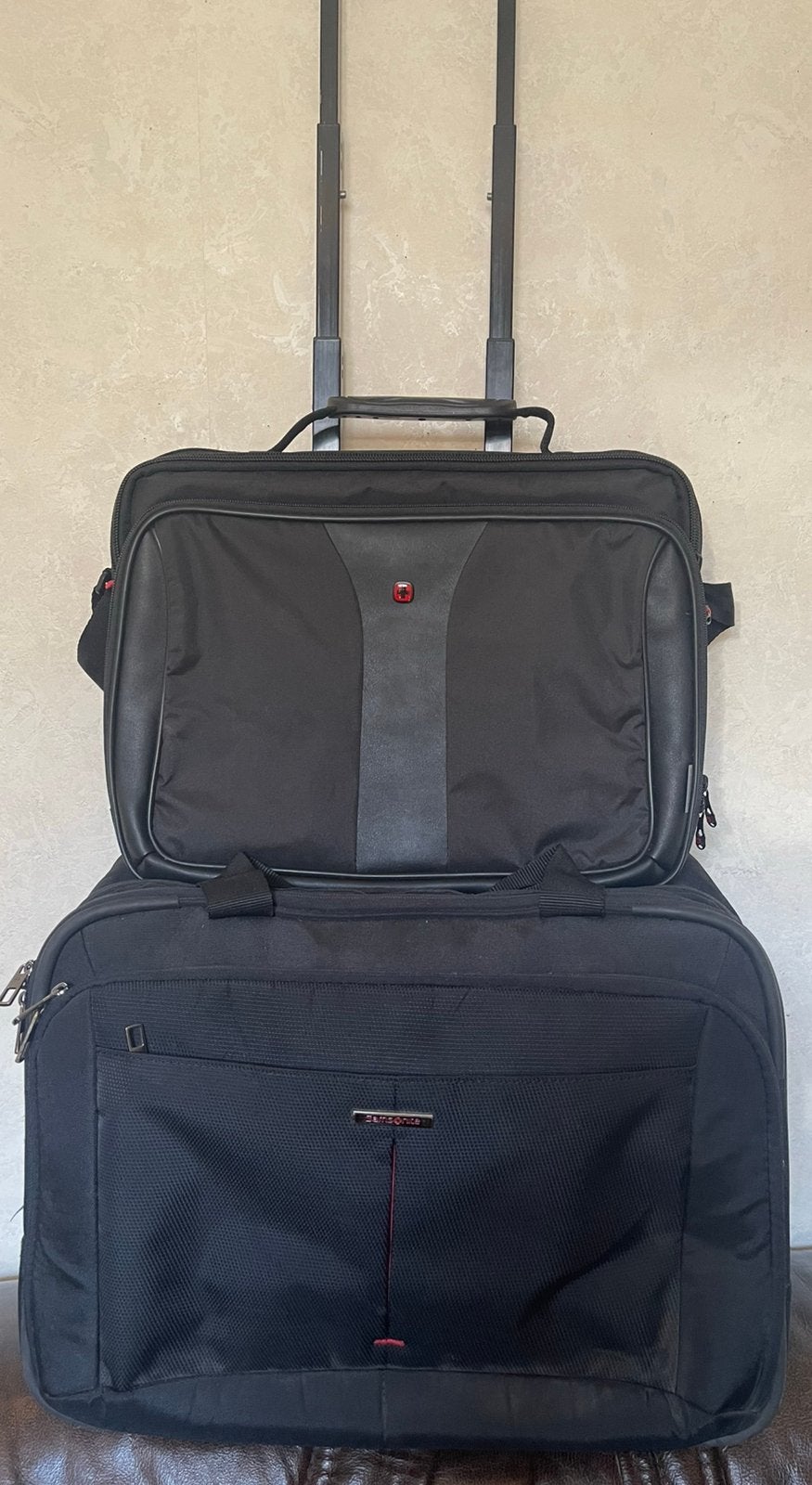 Swissgear Sac voyage à roulettes Garment Bag business, Informatique & Logiciels, Sacoches d'ordinateur portable, Comme neuf, Poignée