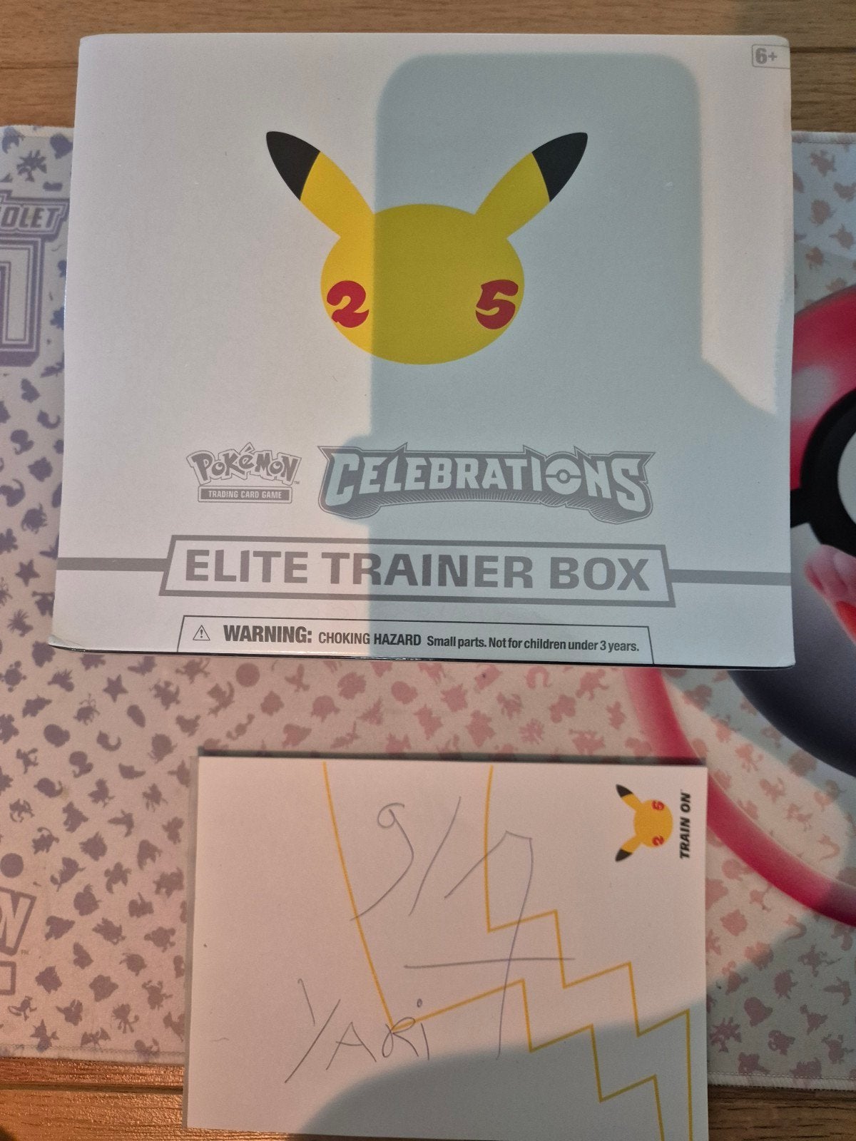 Celebrations elite trainer box, Ophalen of Verzenden, Nieuw