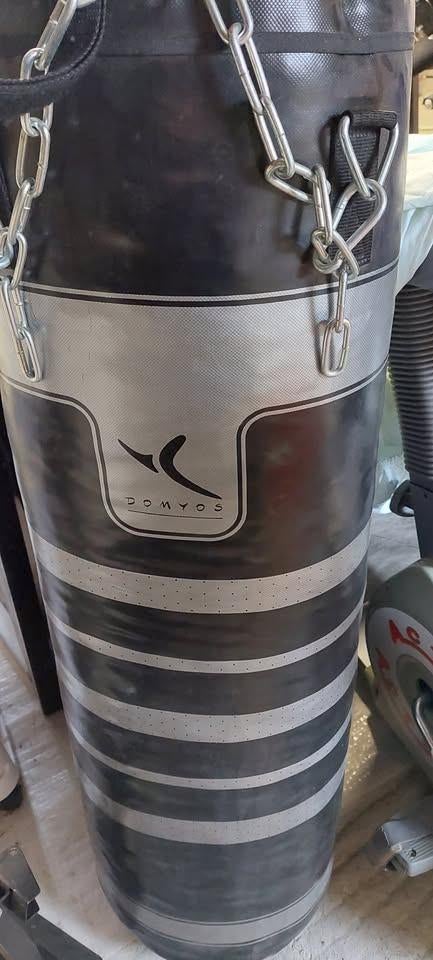 Bokszak met handschoenen, Enlèvement, Comme neuf, Sac de boxe