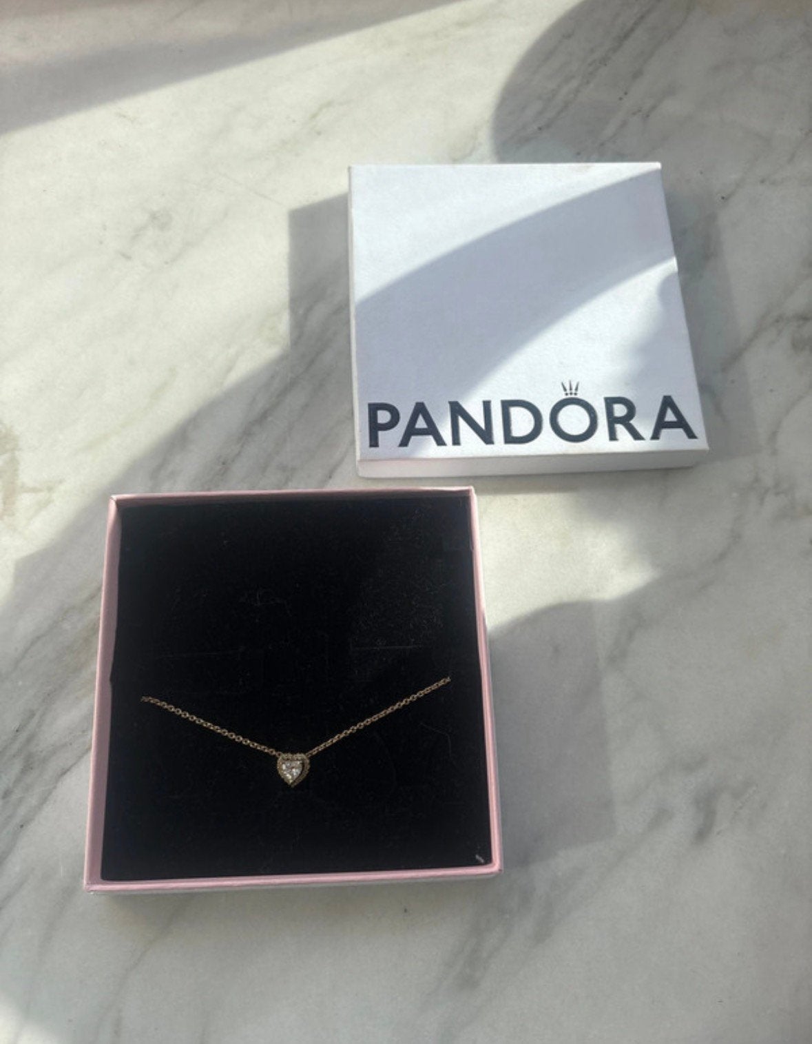 Pandora Gouden Hart Ketting met doos- Prachtig Cadeau, Handtassen en Accessoires, Kettingen, Met kristal, Nieuw, Ophalen of Verzenden